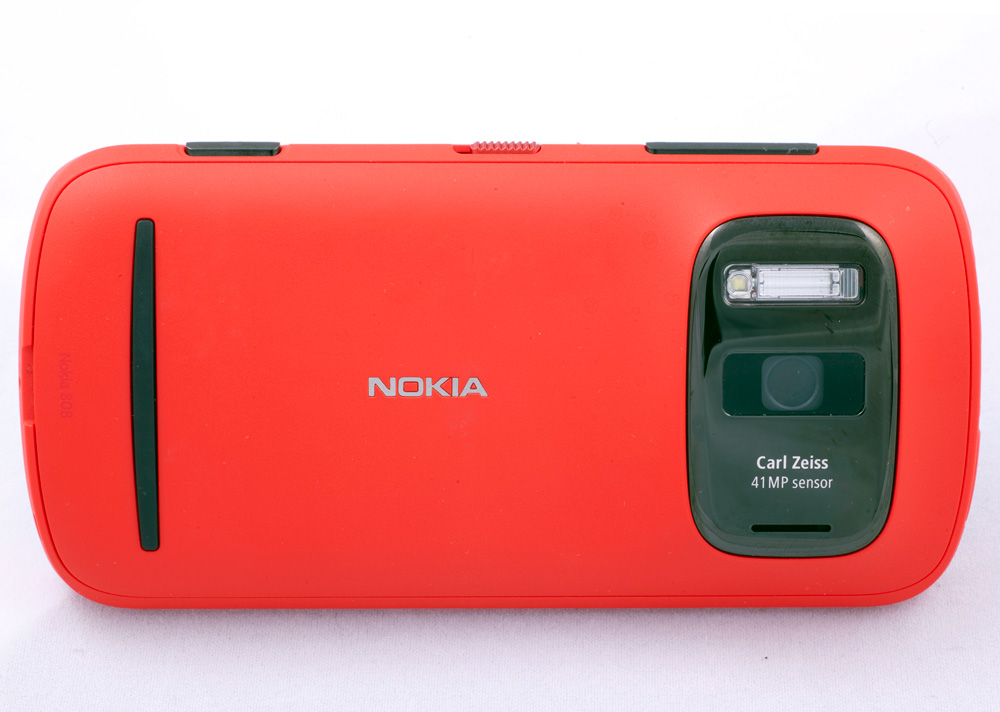 Nokia-808-PureView-2